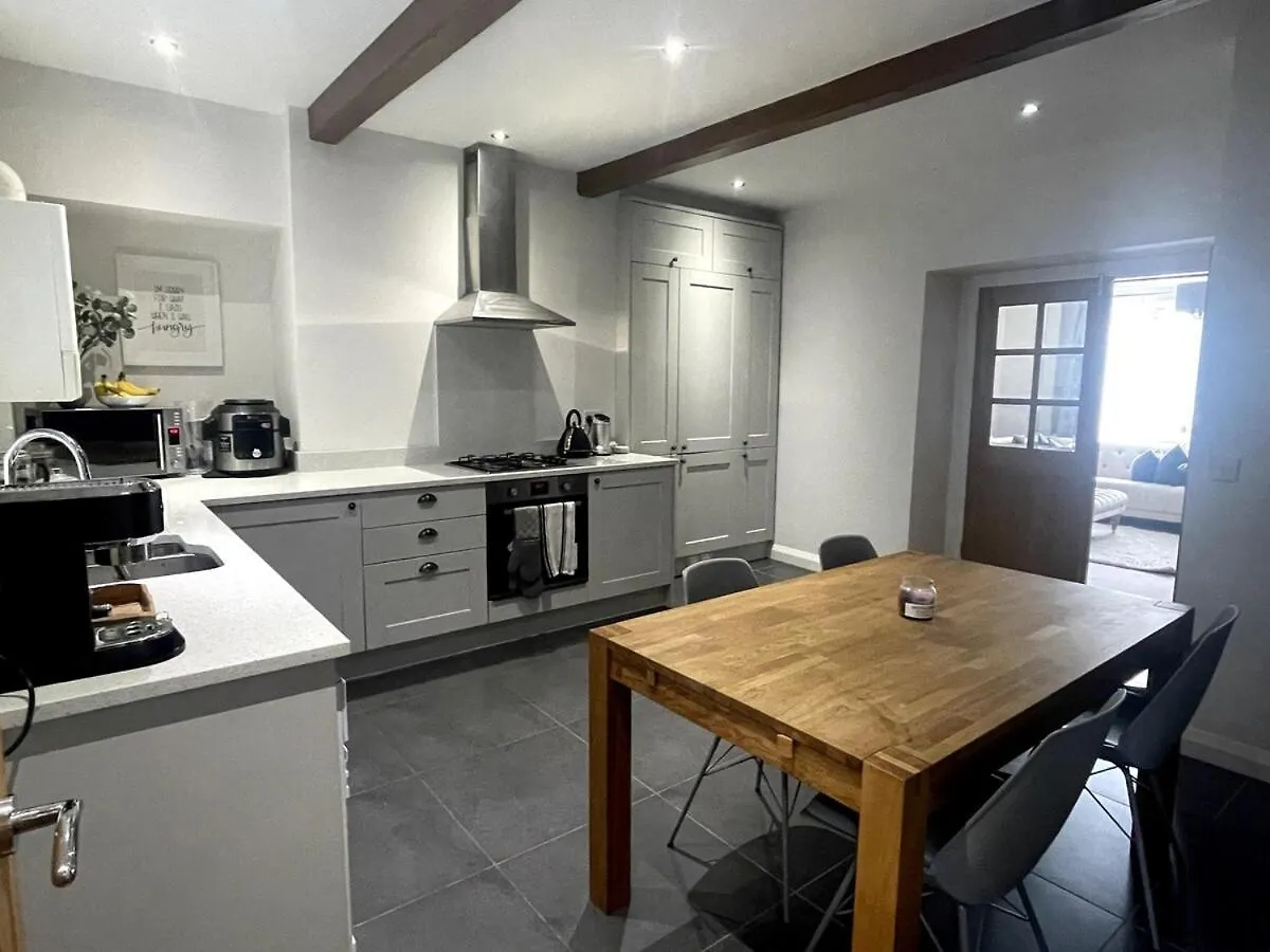 Beautiful 3 Bedroom Cottage Huddersfield Egyesült Királyság